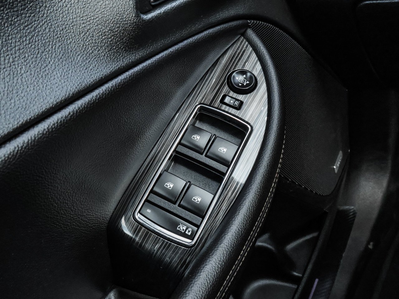 2017 Chevrolet Impala 4dr Sdn LT w/1LT Grey Sherwood Park - photo #19