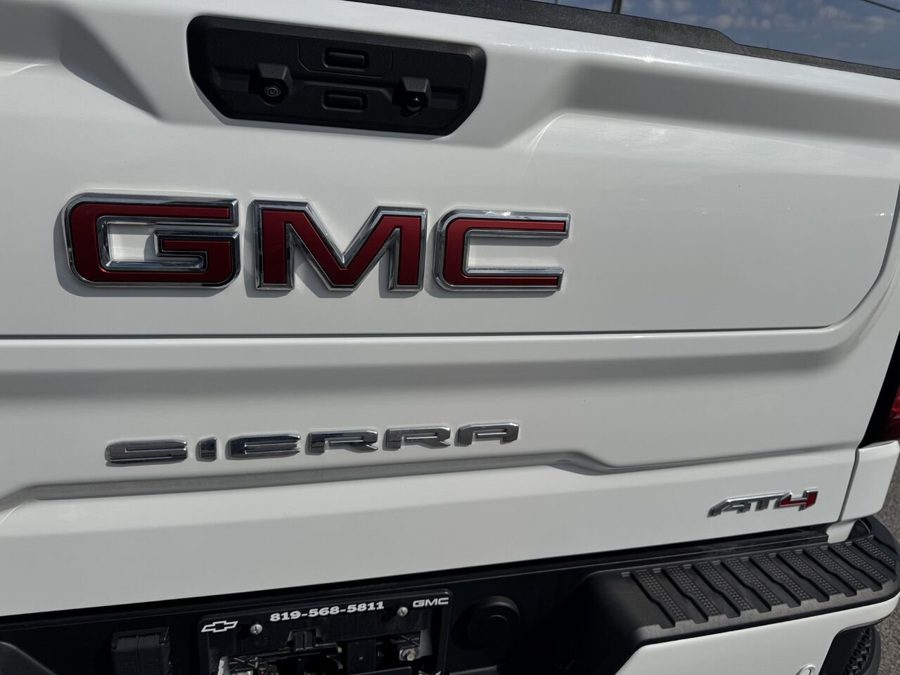 2023 GMC SIERRA 1500 AT4 AT4 cabine multiplace 4RM 157 po White Gatineau - photo #28