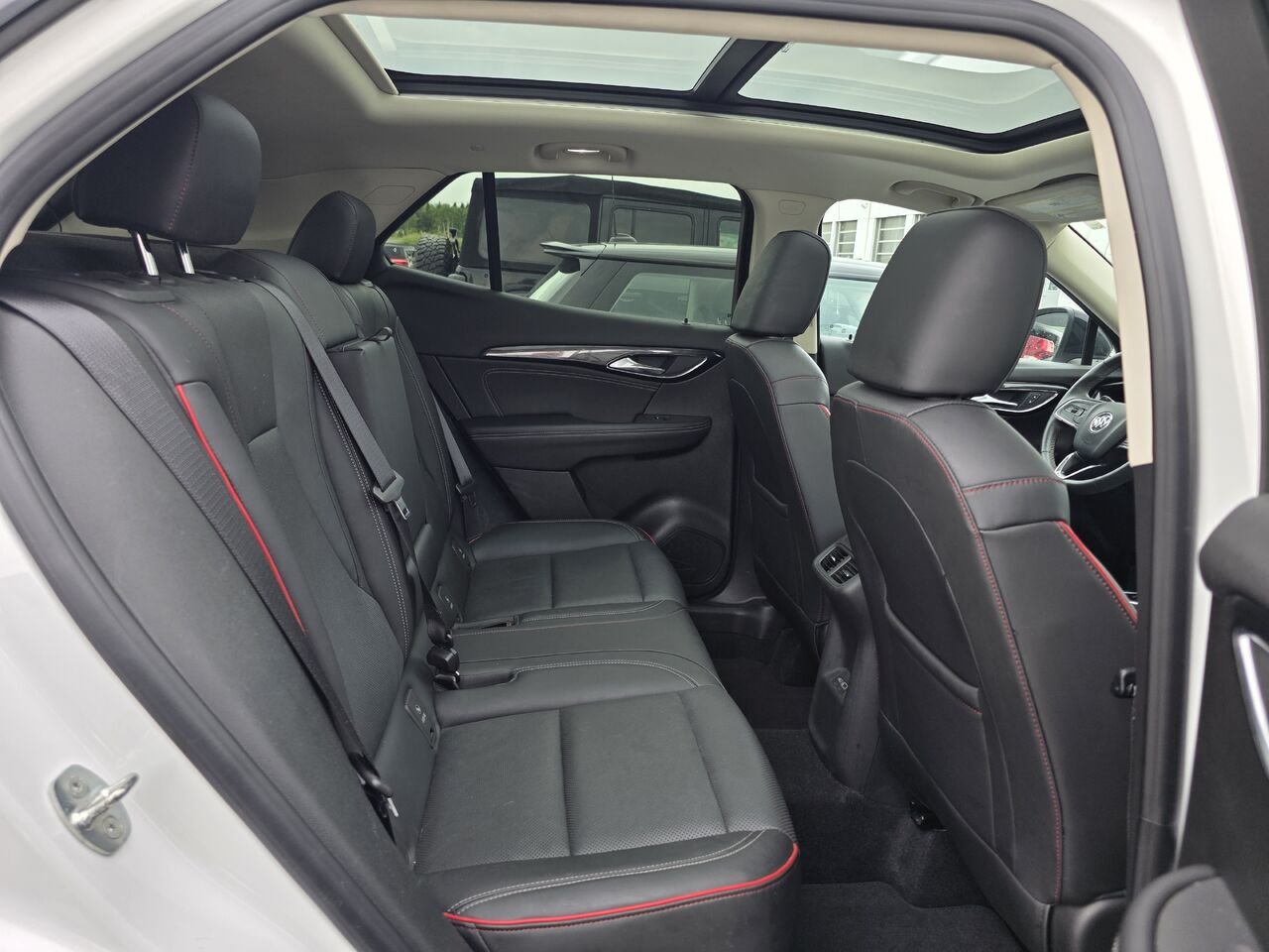Buick Envision Essence 2022 Blanc Rouyn-Noranda - photo #21