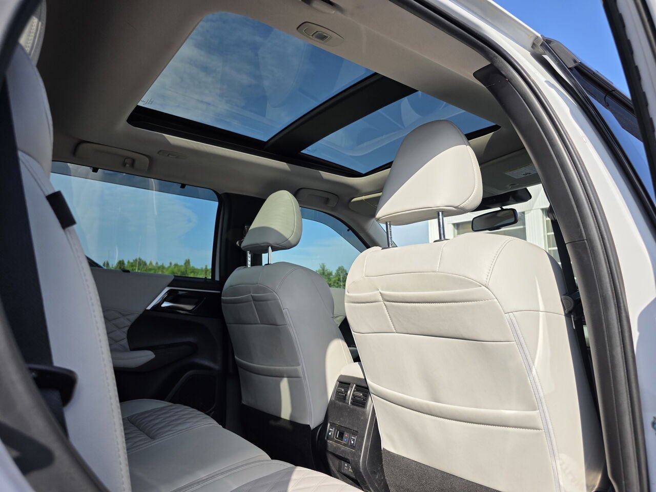 2022 Mitsubishi Outlander GT S-AWC White Rouyn-Noranda - photo #53