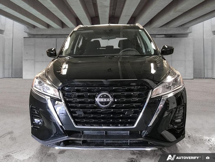 2025 Nissan Kicks Play 2025 Black