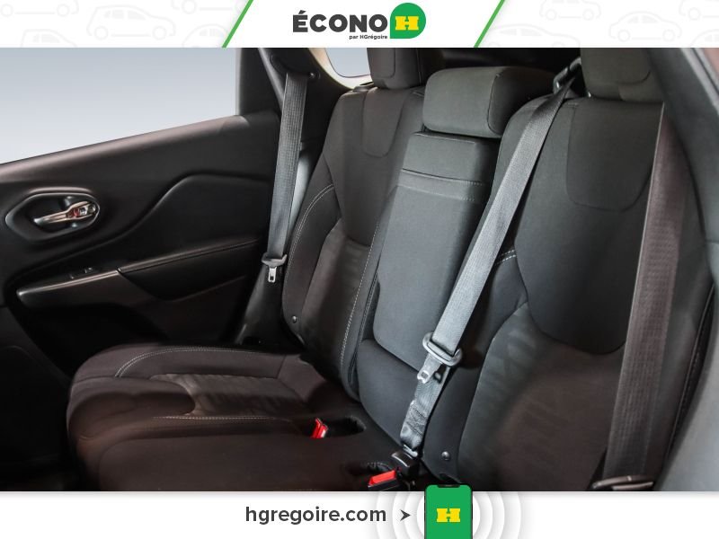 2019 Jeep Cherokee Green Laval - photo #18