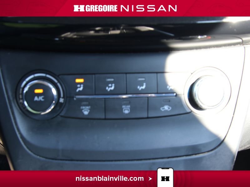 Nissan Sentra 2016 Blanc Laval - photo #19