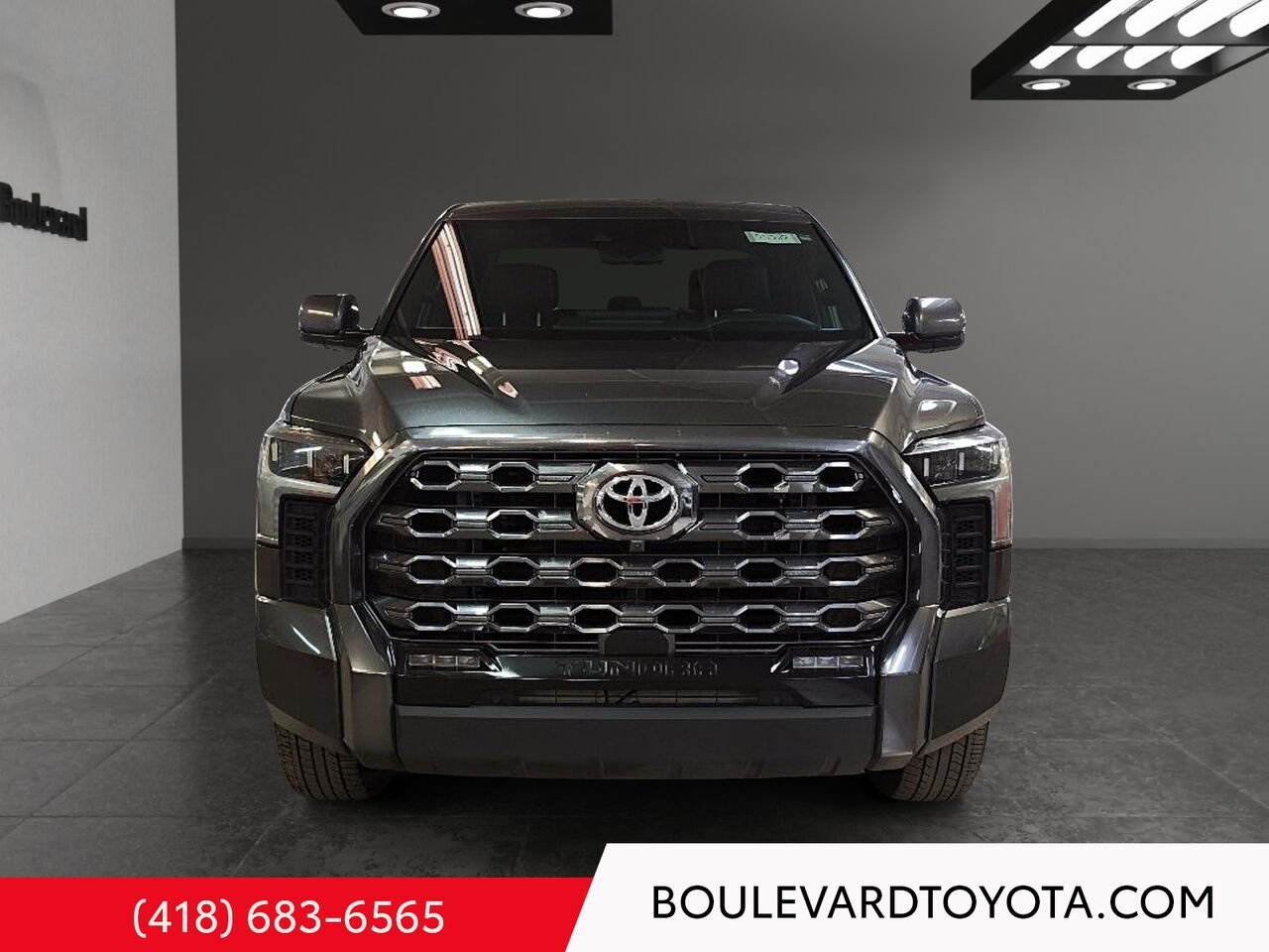 Toyota Tundra 531782-43 | PLATINUM CREWMAX, 4X4 2024 Gris magnétique métallisé Québec - photo #1