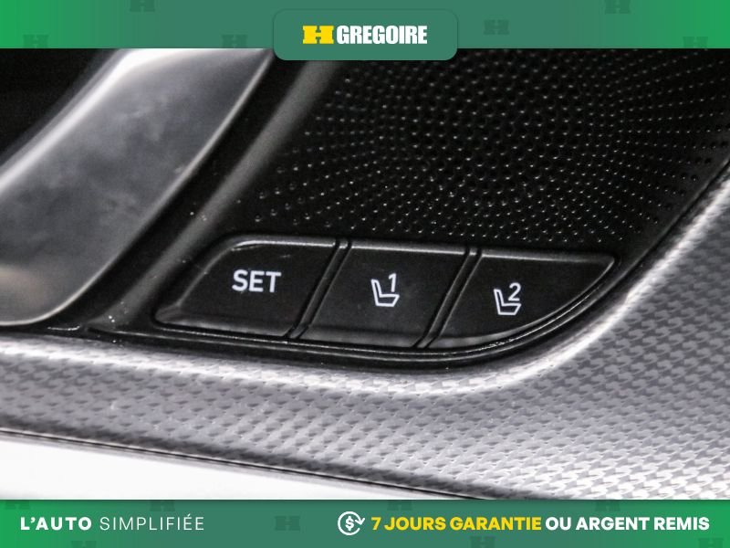 2023 Genesis G70 Black Laval - photo #15