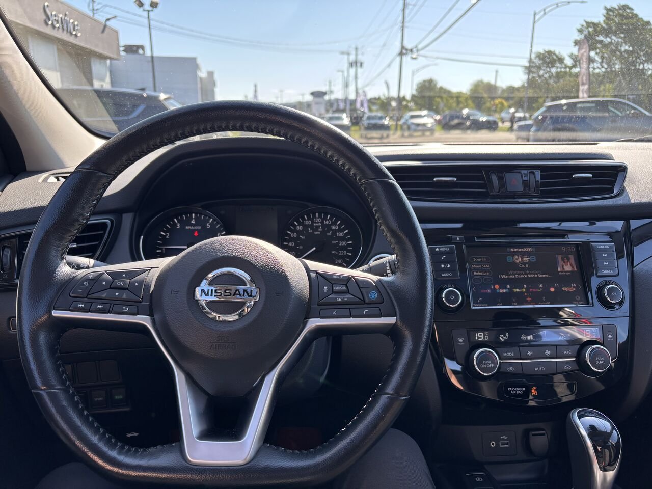 2021 Nissan Qashqai SV TI CVT Red Montmagny - photo #13
