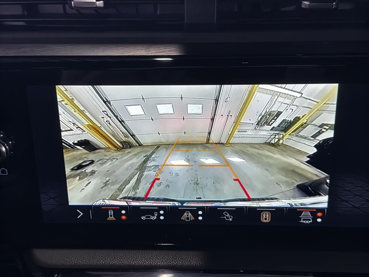 GMC Sierra 1500 AT4 cabine multiplace 4RM 157 po 2025 Gris Saint-Hyacinthe - photo #16