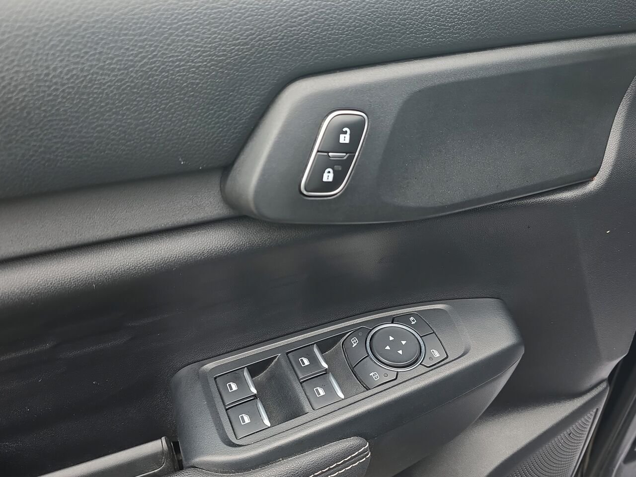 Ford Ranger XLT cabine SuperCrew 4RM caisse de 5 pi 2024 Noir Val-David - photo #13