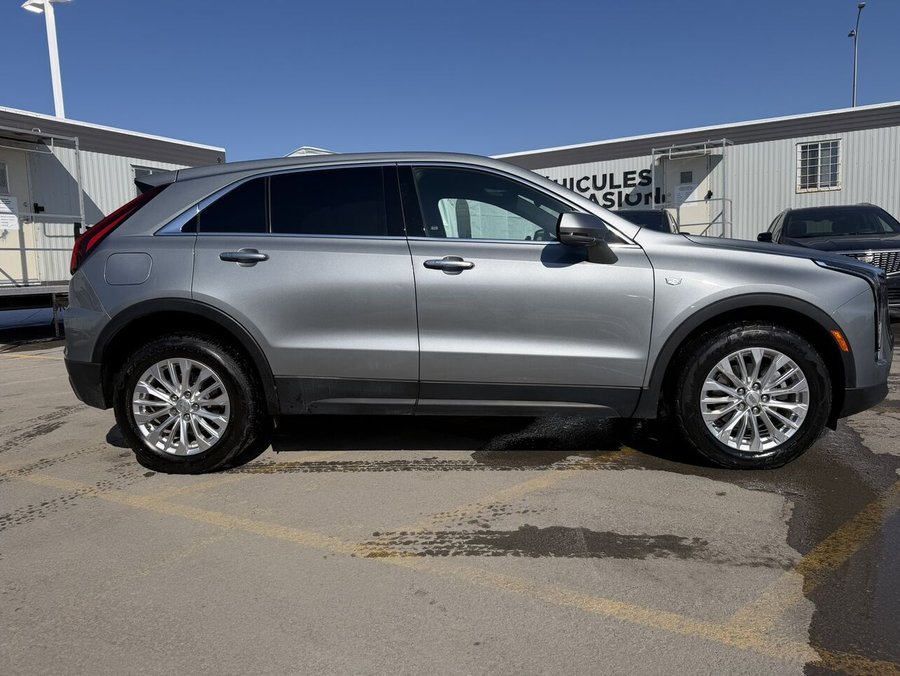 2024 Cadillac XT4 2024 Silver