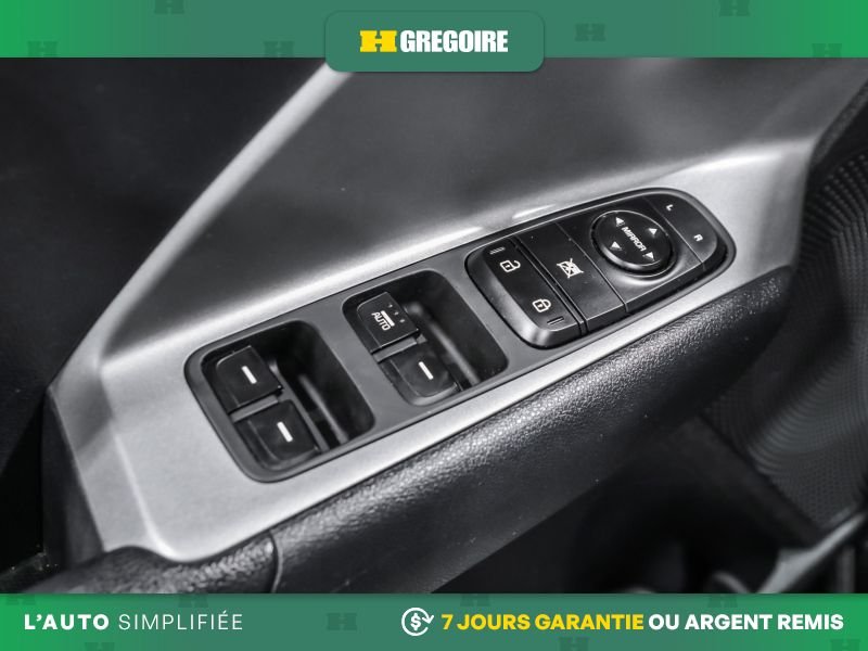 2019 Kia Niro Grey Blainville - photo #15