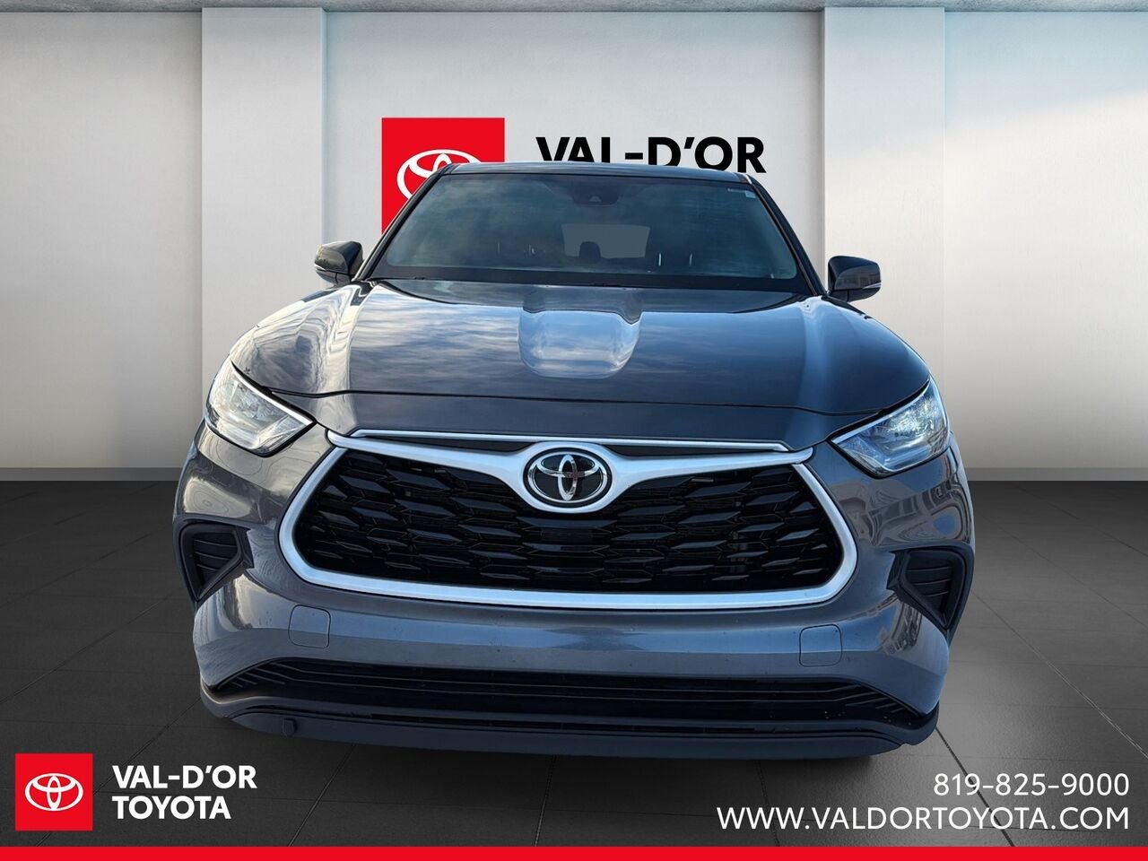 Toyota Highlander LE AWD LE AWD 2024 Gris magnétique métallisé Val-d'Or - photo #1