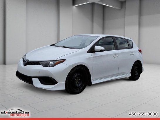 Scion iM Hayon 4 portes CVT 2016 Blanc