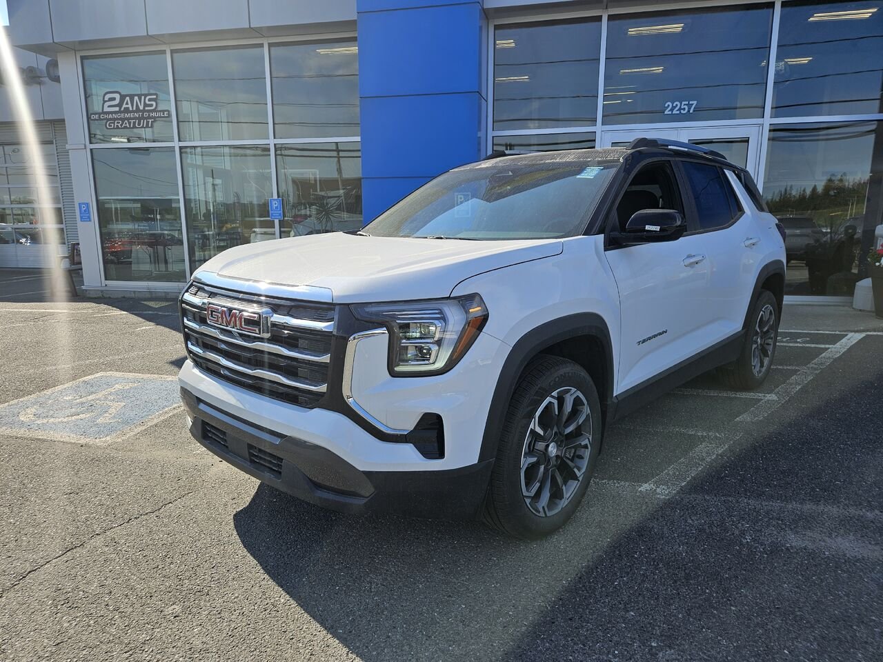 2026 GMC Terrain Élévation 4 portes TI Summit White Thetford Mines - photo #0