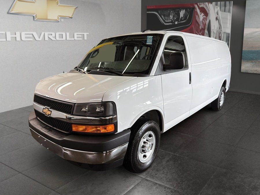 2024 Chevrolet Express Cargo Van 2024 Summit White