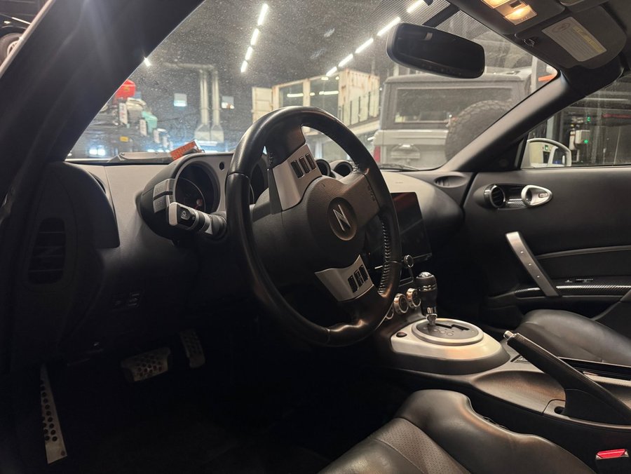 2006 Nissan 350Z 2006 Airstream