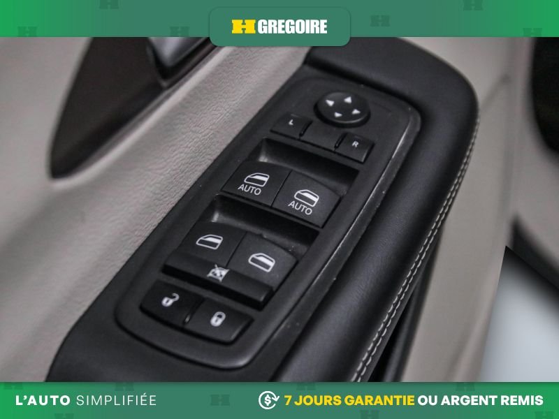 2023 Chrysler Grand Caravan White Laval - photo #11