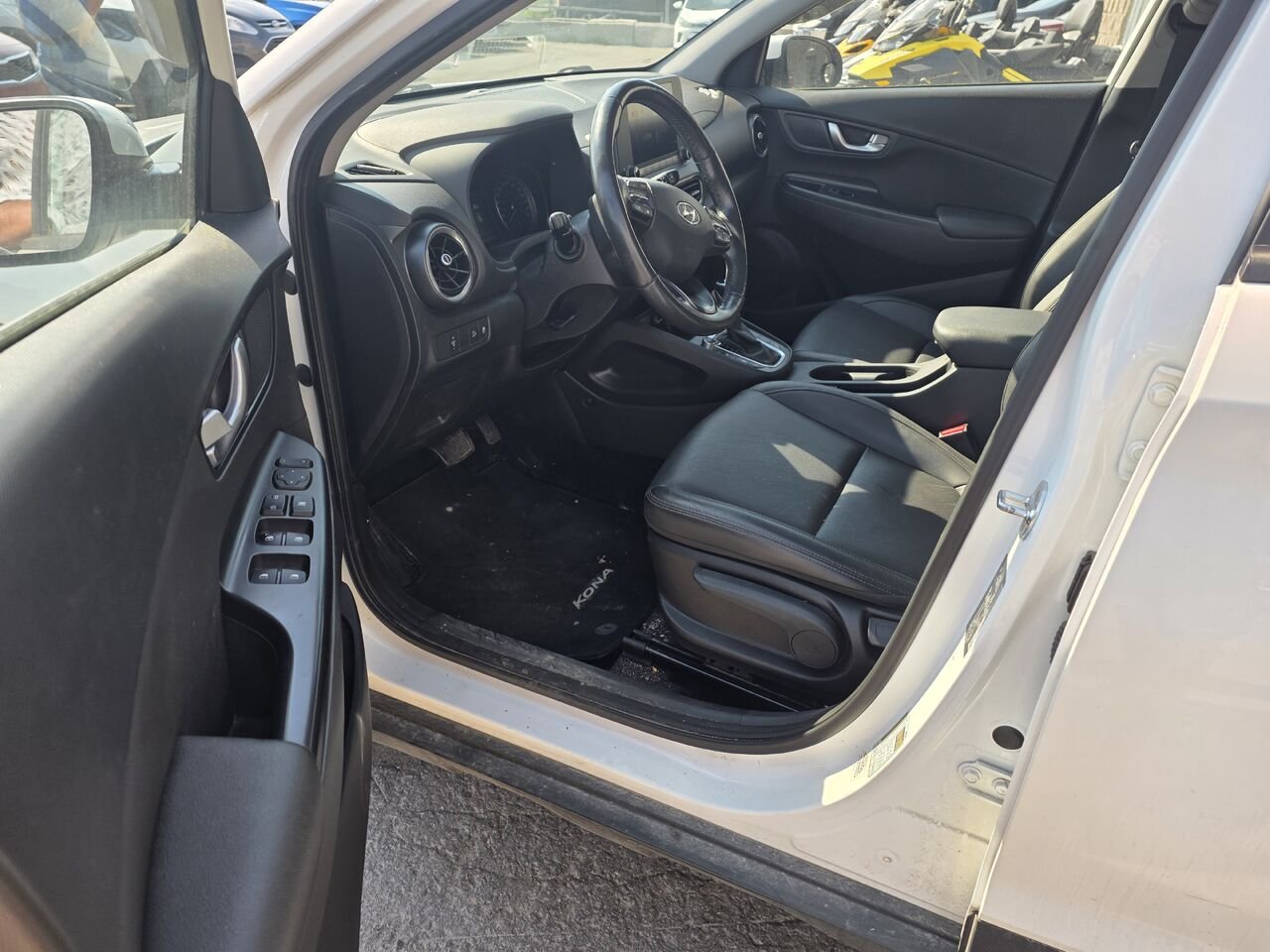 2022 Hyundai Kona White  - photo #9