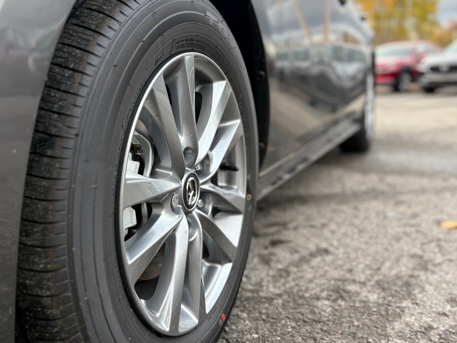 2025 MAZDA Mazda3 2025 Machine Grey Metallic