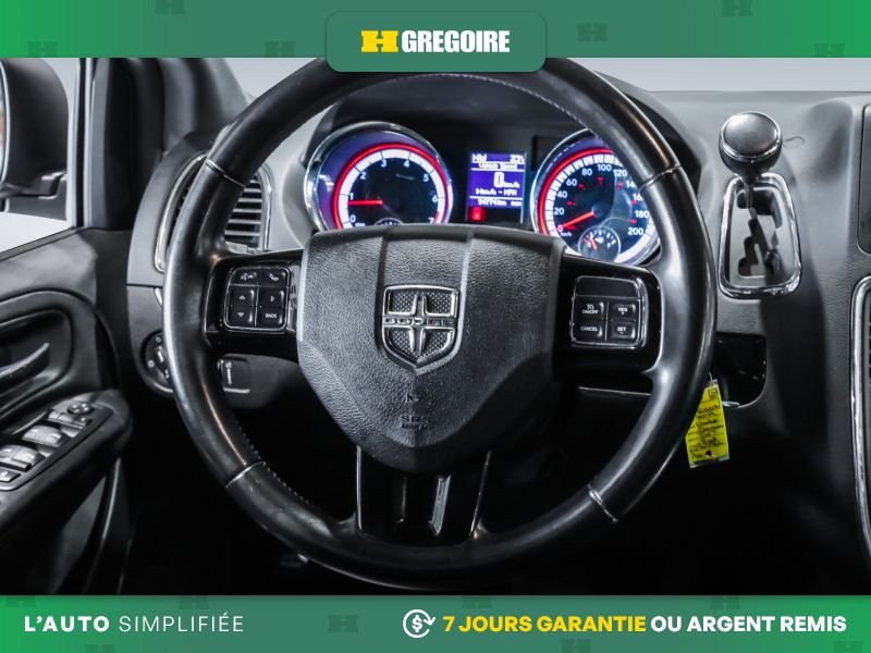 Dodge GR Caravan 820832 | 35th Anniversary AUTO AC MAGS CAM RECULE 2019 Rouge Laval - photo #18