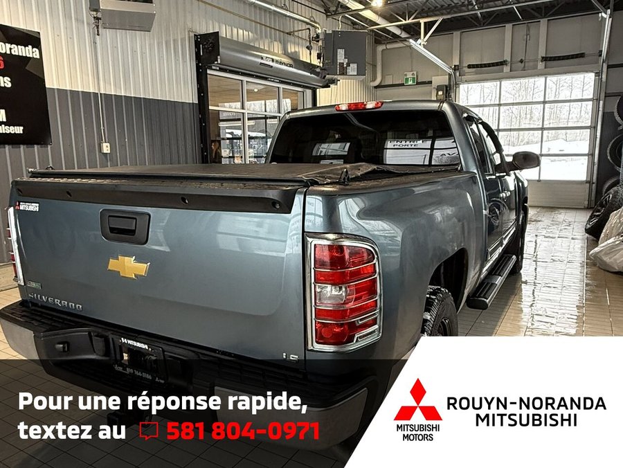 2012 Chevrolet Silverado 1500 4 roues motrices, cabine allongée, 143,5 po, Édition Cheyenne LS Blue
