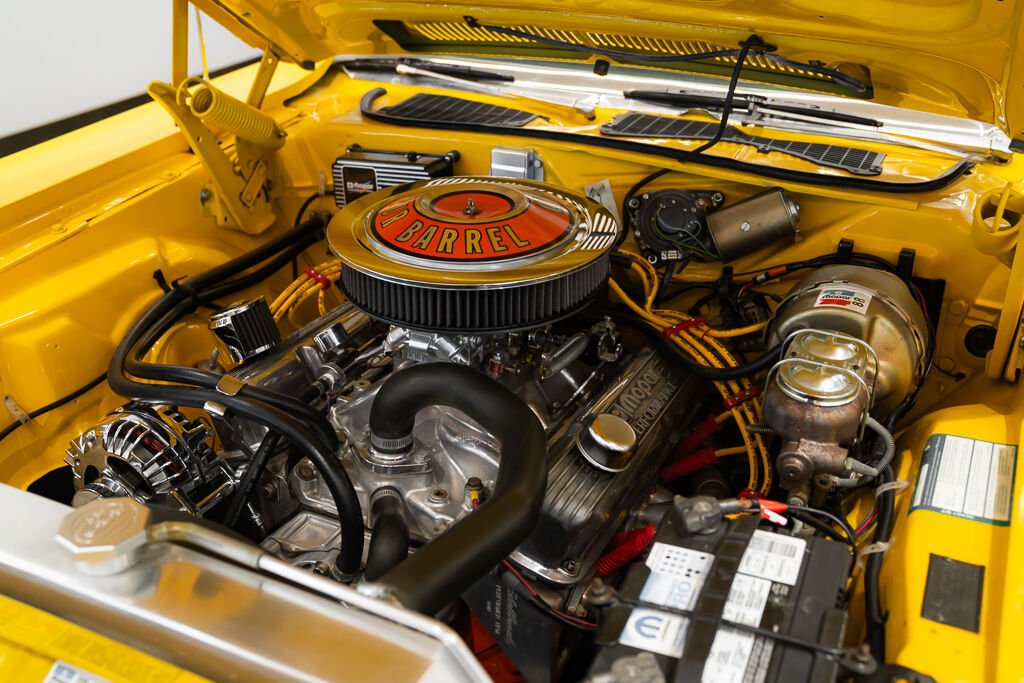 Dodge Challenger 1972 Jaune Montréal - photo #23