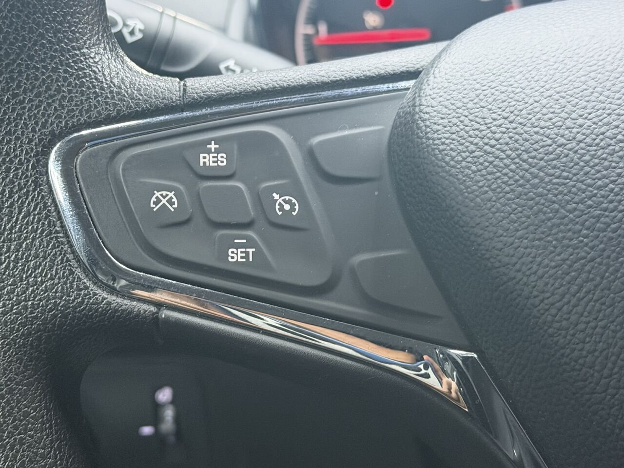 2019 Chevrolet Cruze Red Blainville - photo #21