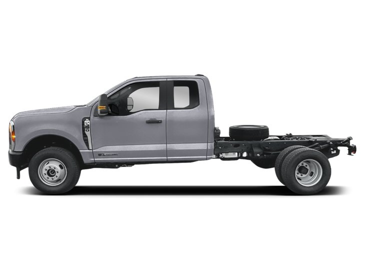 2026 Ford Super Duty F-350 à roues arrière jumelées Châssis-cabines XLT