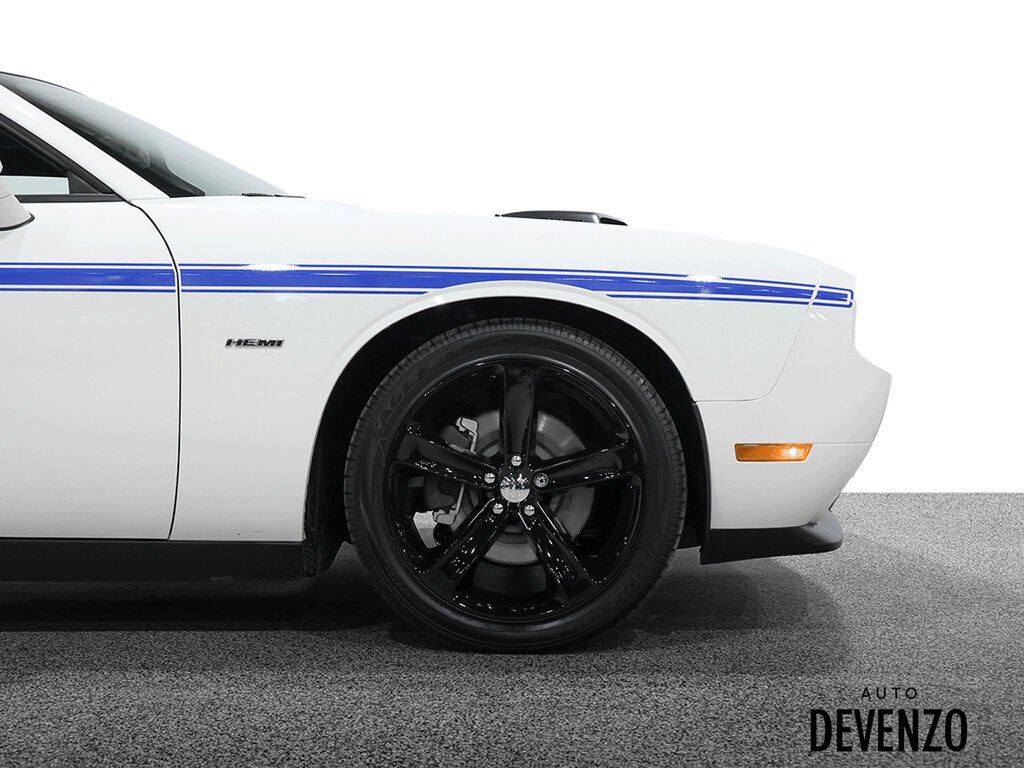 2014 Dodge Challenger White Saint-Eustache - photo #5