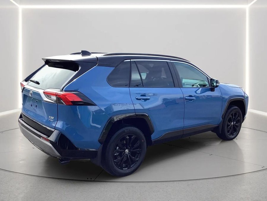 TOYOTA RAV4 HYBRID XSE 2025 2025 Bleu cavalerie avec toit noir