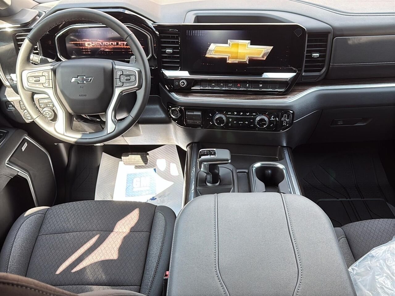 CHEVROLET Silverado 1500 RST 2026 BLANC SOMMET Saint-Hyacinthe - photo #8
