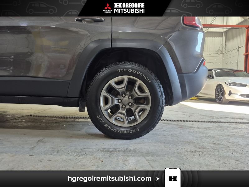 2019 Jeep Cherokee Grey Laval - photo #11