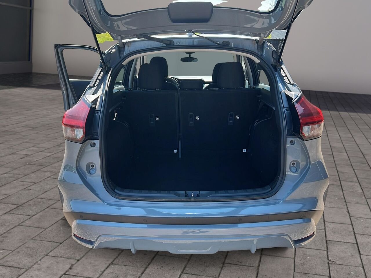 Nissan Kicks SV TA 2024 Gris Québec - photo #5