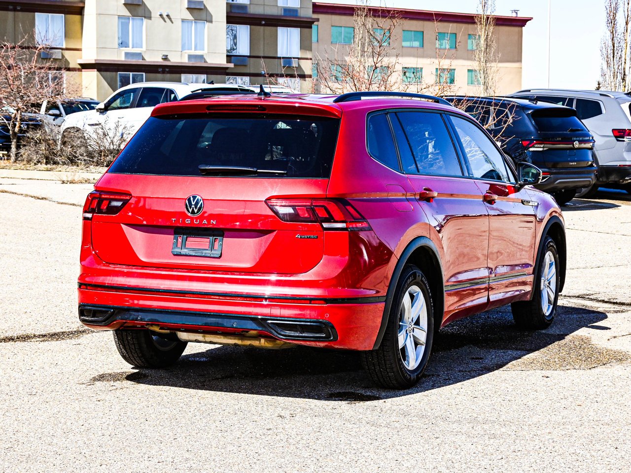 2024 Volkswagen Tiguan Comfortline R-Line Black Edition 4MOTION Red Sherwood Park - photo #12