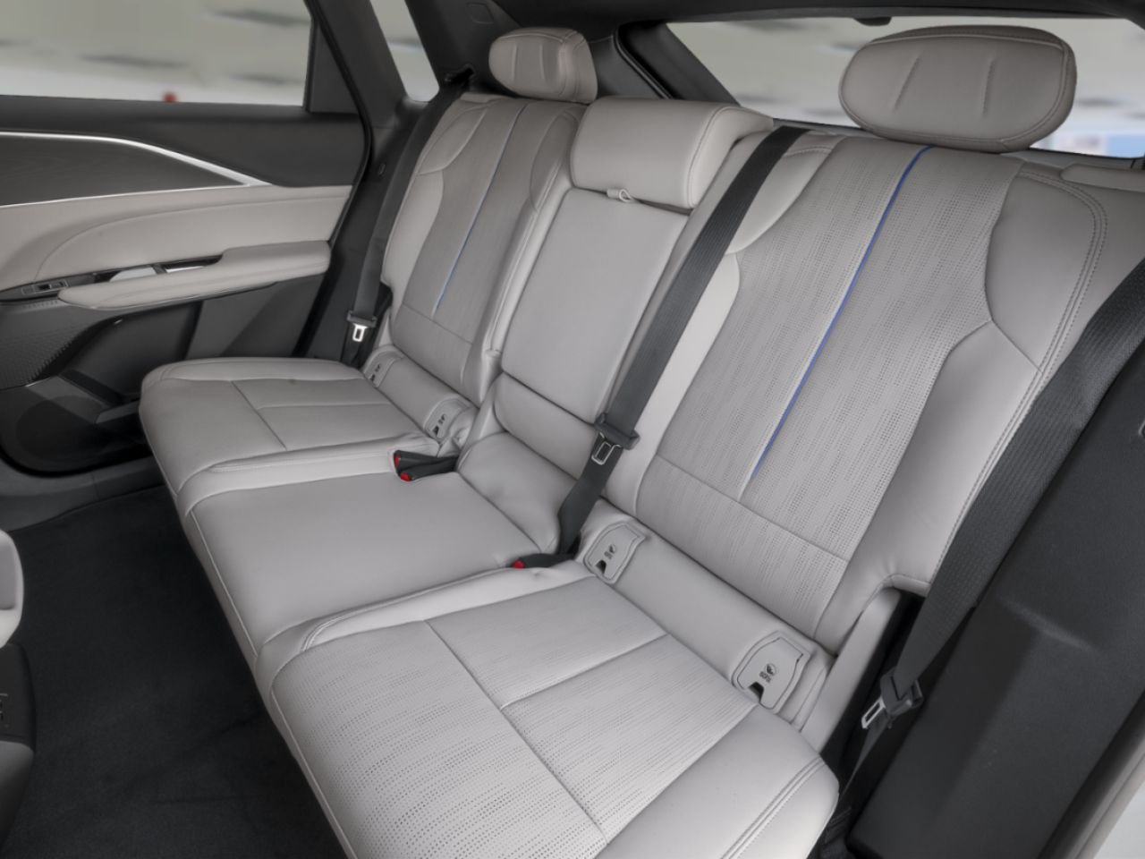 CADILLAC LYRIQ LYRIQ ELECTRIC SPORT AWD (1SF) 2027 Blanc éclatant, triple couche Laval - photo #6