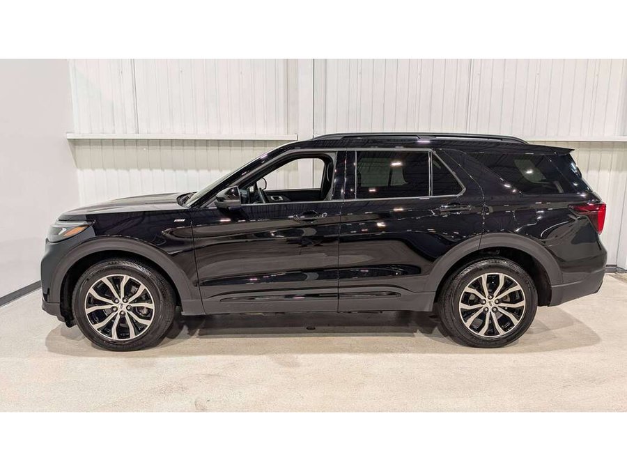 2025 Ford Explorer Black