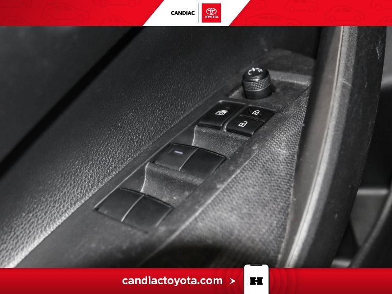 Toyota Corolla 2021 Bleu Blainville - photo #17