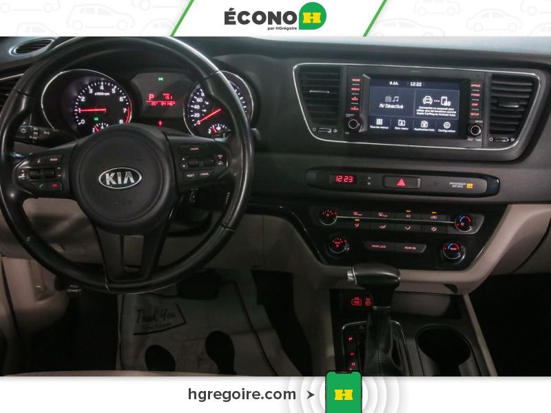Kia Sedona 2017 Argent Laval - photo #20