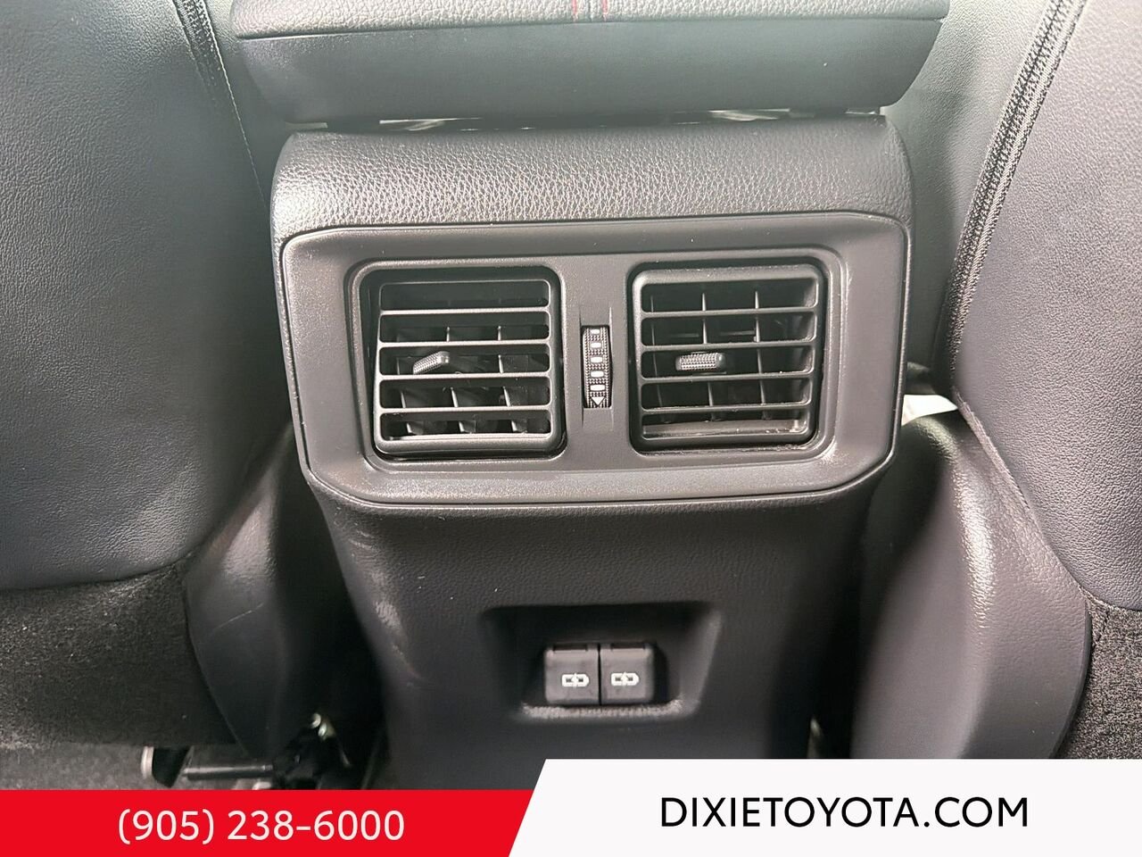 2024 Toyota RAV4 Prime PRIME XSE PLUG-IN HYBRID AWD / CLEAN CARFAX / HEATED SEATS / LEATHER SURFACE / MOONROOF / CARPLAY AND ANDROID AUTO Red Mississauga - photo #18