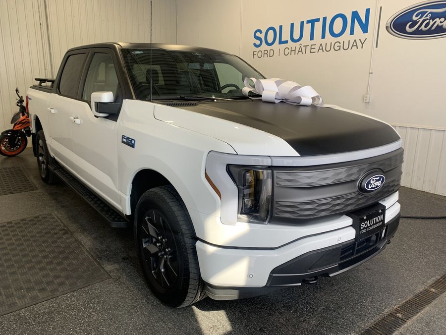 2025 Ford F-150 Lightning LIGHTNING LARIAT CREW CAB White