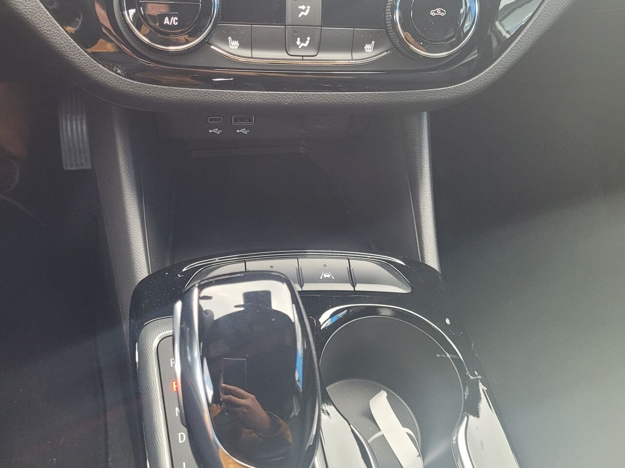 2026 Buick Envista Tourisme sport 4 portes TA Summit White Thetford Mines - photo #10