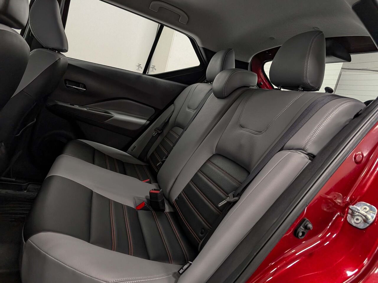 Nissan KICKS SR Cuir Volant et Sièges Chauffants 2023 Rouge Sherbrooke - photo #10