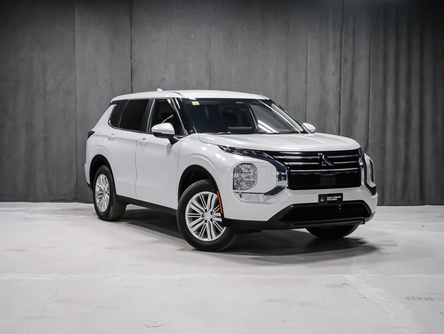 2025 Mitsubishi Outlander ES White