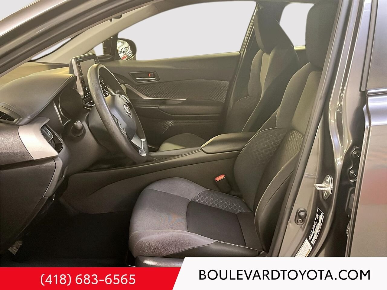 Toyota C-HR 99697A-19 | LE 2021 Gris Québec - photo #8