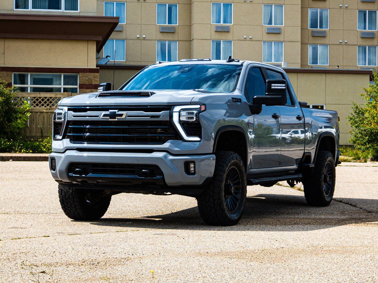 2024 Chevrolet Silverado 3500HD 4WD Crew Cab 159 LT Grey Sherwood Park - photo #3