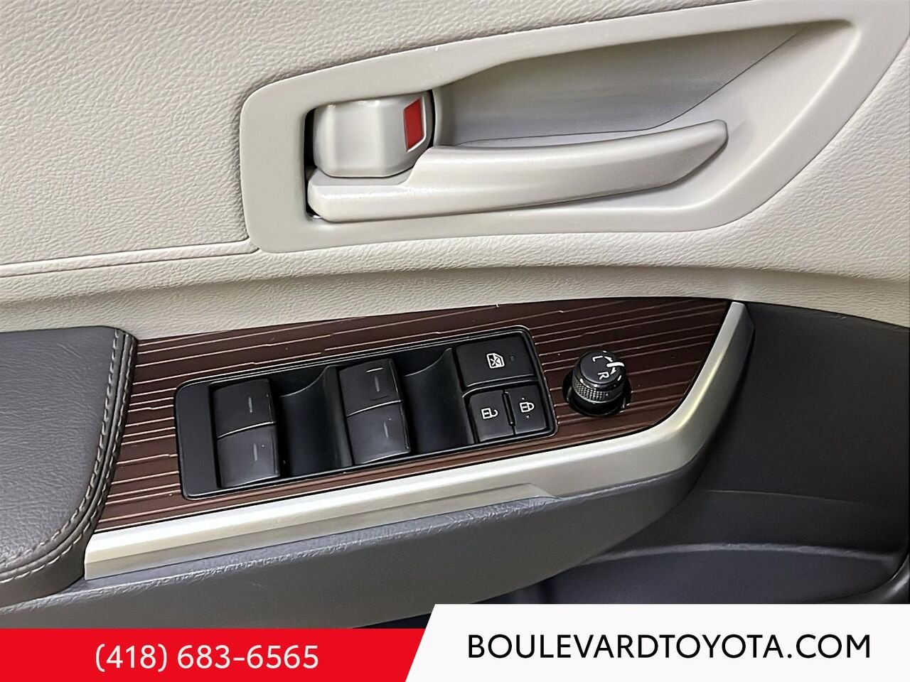 Toyota Sienna 100068A-76 | LE, AWD 2024 Argent céleste métallisé Québec - photo #7