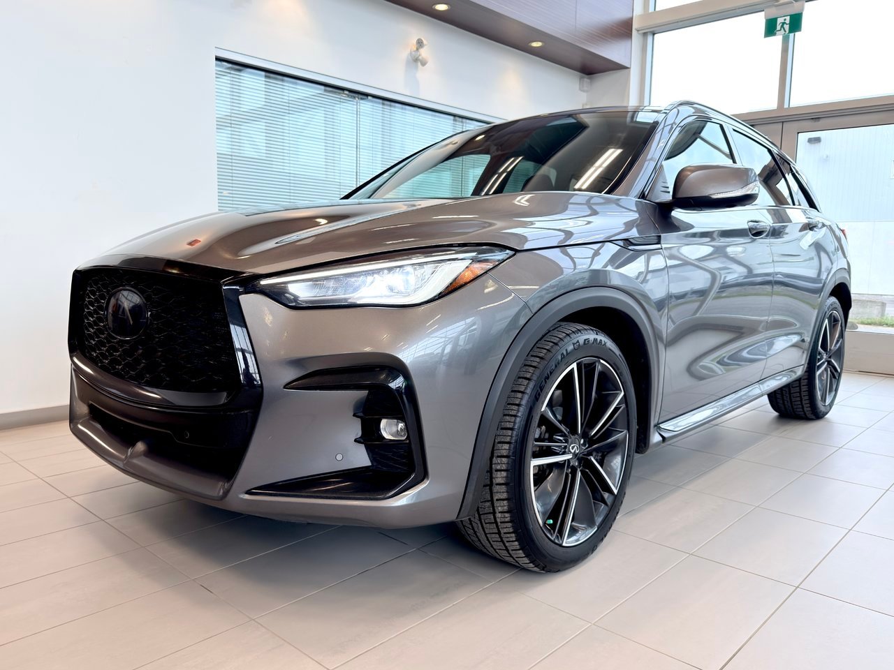 2023 Infiniti QX50 gray Notre-Dame-des-Prairies - photo #4