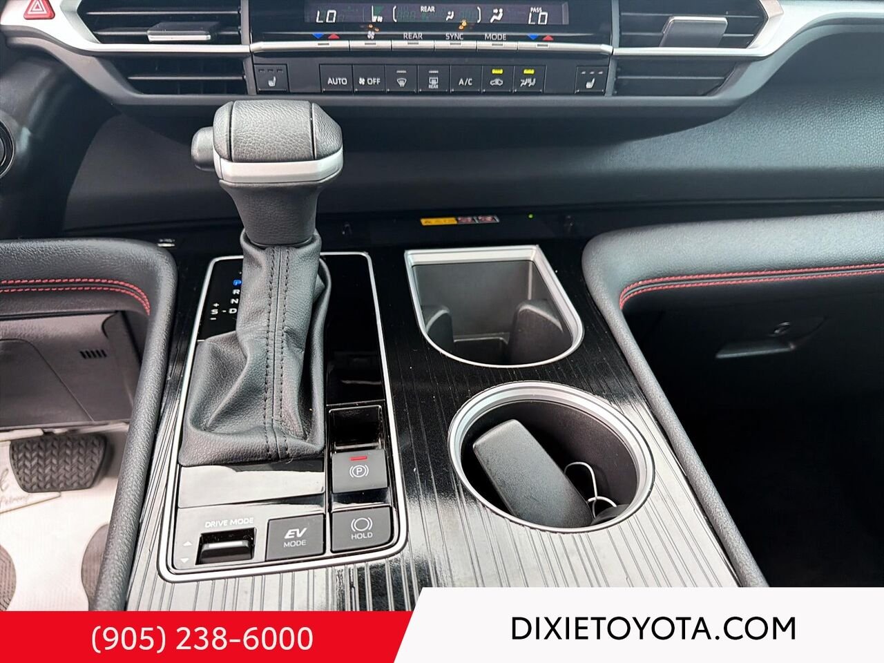 2026 Toyota Sienna XSE AWD TEC PKG / HEATED SEATS / REAR-ENTERTAINMENT PLAYER / ALLOY WHEELS / CARPLAY AND ANDROID AUTO Black Mississauga - photo #17