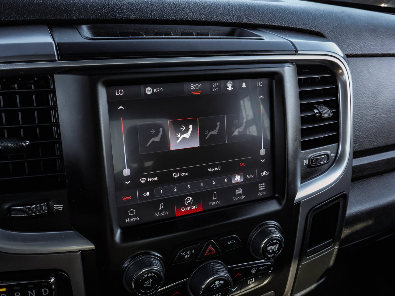 2022 Ram 1500 Classic Warlock 4x4 Crew Cab 5'7 Box White Sherwood Park - photo #27