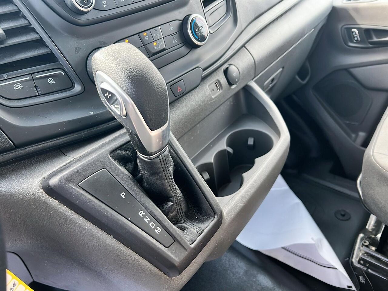 2023 Ford Transit Cube 12 pieds simple roue White Québec - photo #14