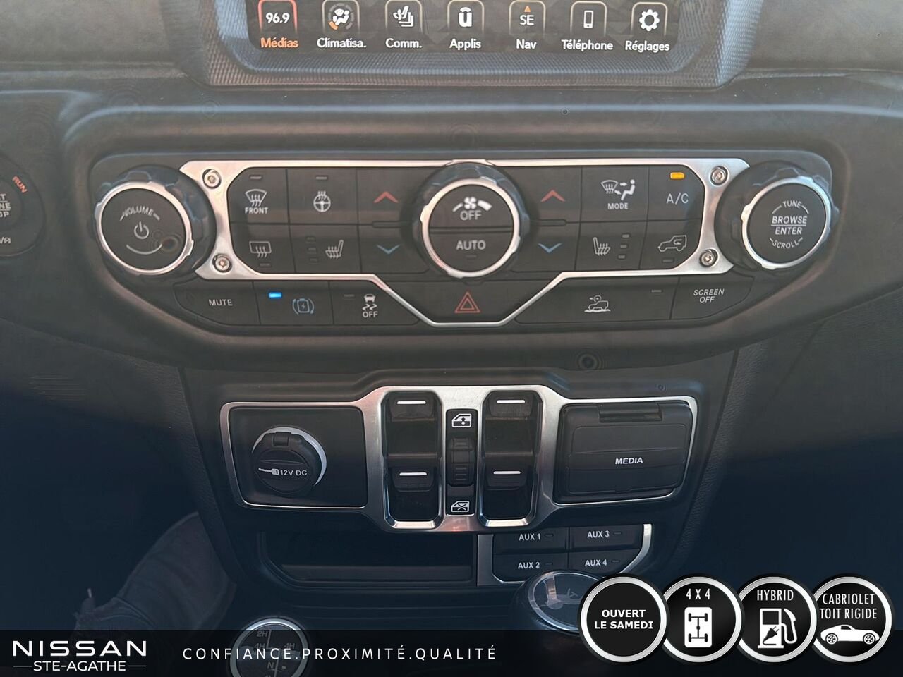 Jeep Wrangler 4xe Unlimited Sahara | 4x4 | CUIR | CARPLAY | 2022 Gris Saint-Jérôme - photo #17